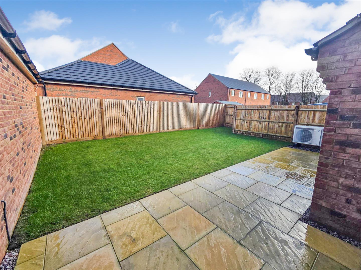 3 bed property in Morinsbury Road, Bedford